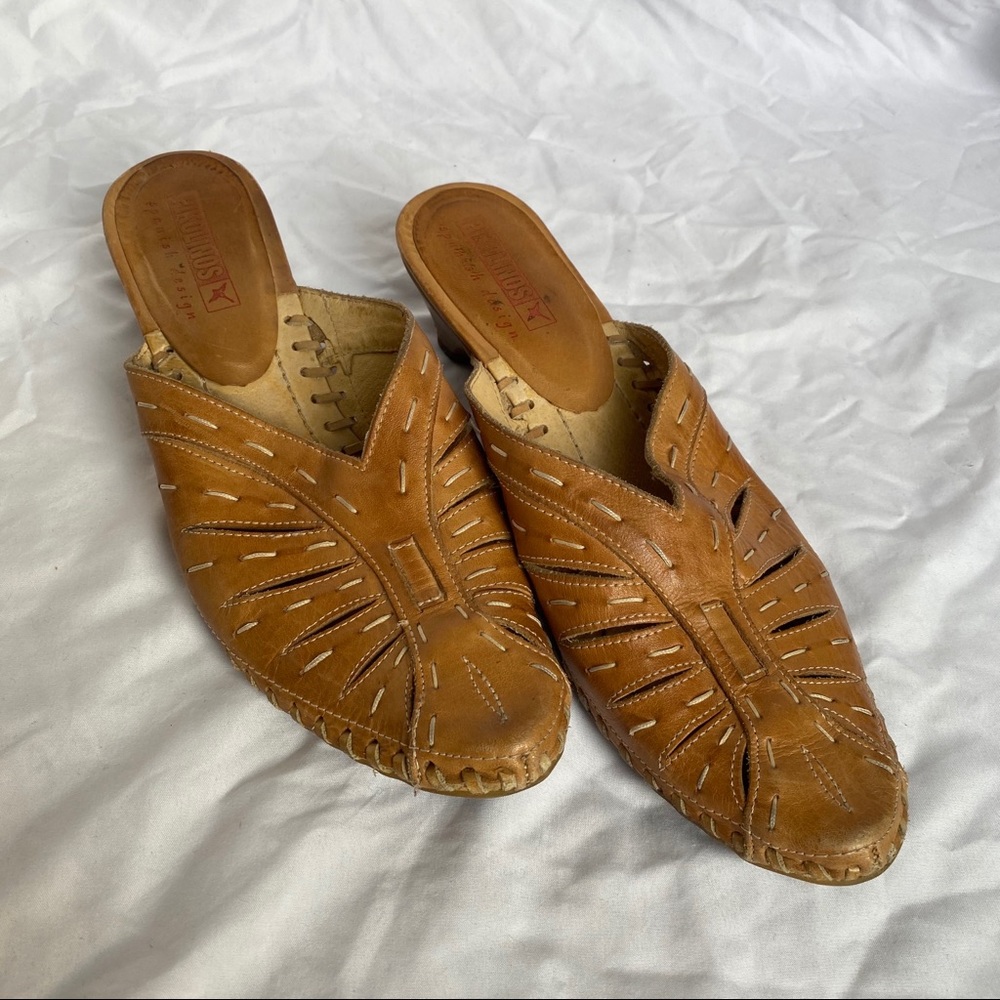 Pikolinos Boho Pointed Mules